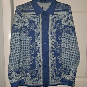NWT!! Women's Blue Patterned Button Up Shirt!
